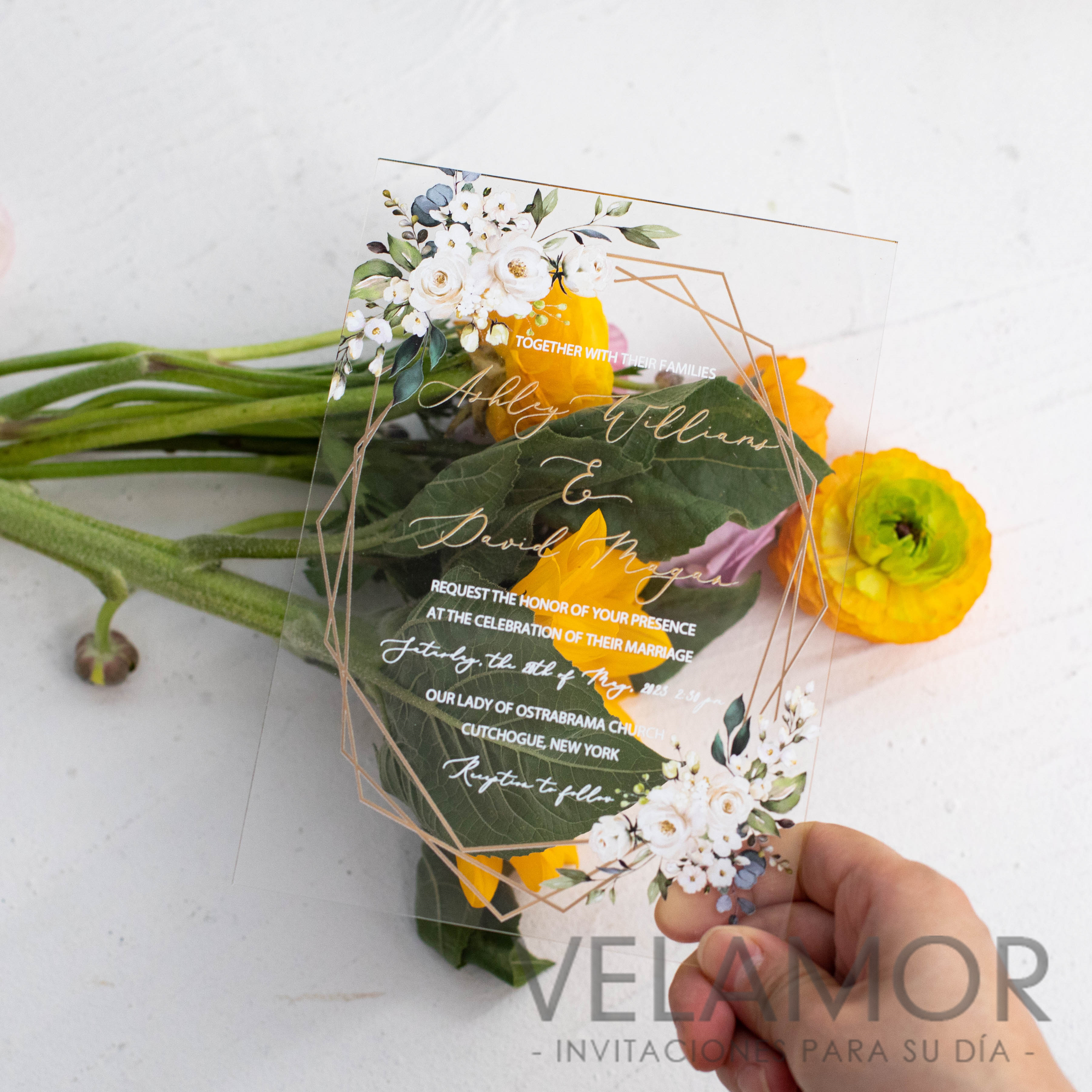 Invitacion en acrilico floral blanco geométrica ACR30 - Haga un click en la imagen para cerrar
