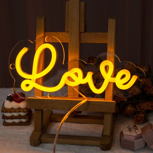 Letrero de Neón MUESTRA LOVE
