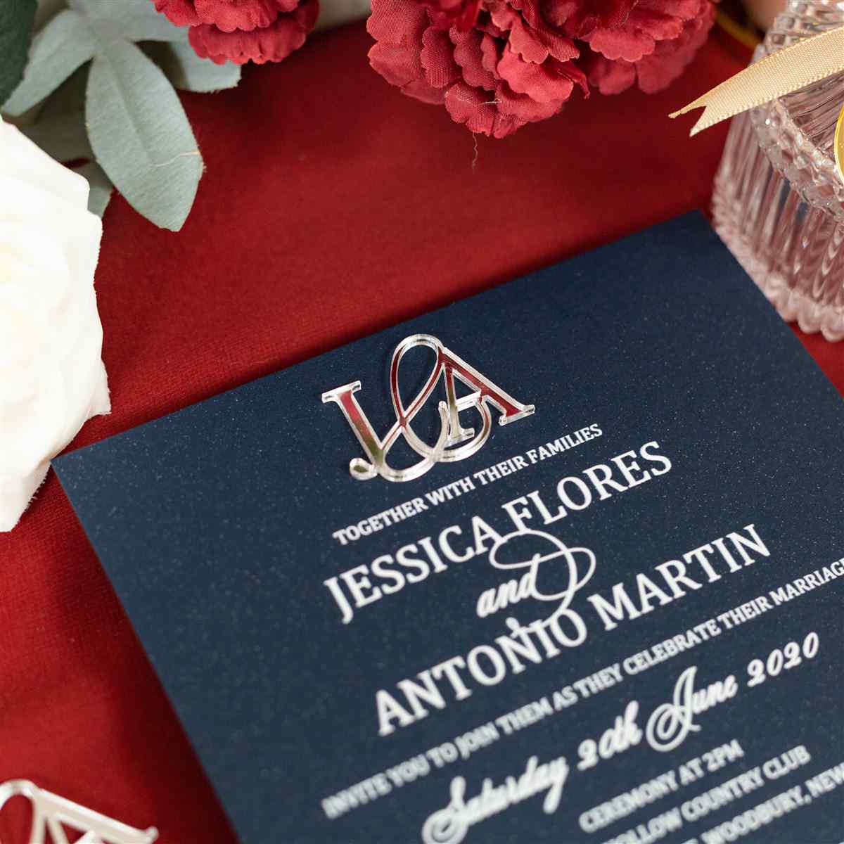 Invitacion con Mono en Name tag WSNT015